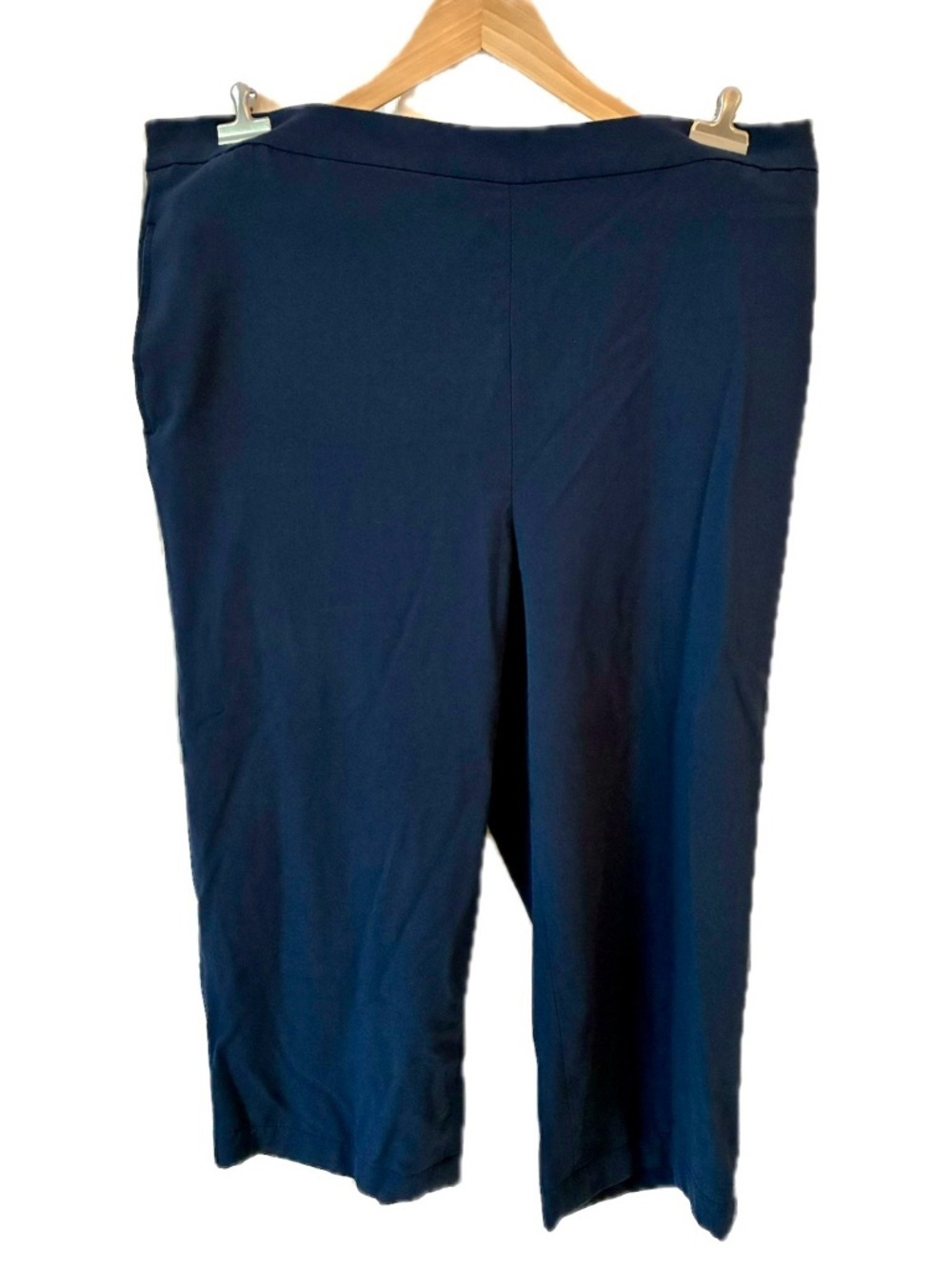 Preowned Banana Republic women’s cropped slacks size 16